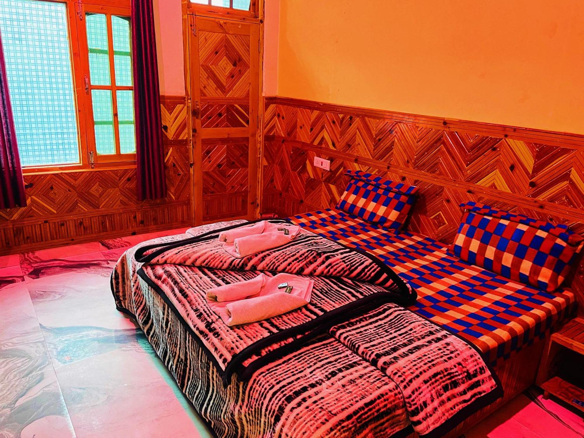 Chalo Chhalal Hotel & Cafe Kasol Exterior photo