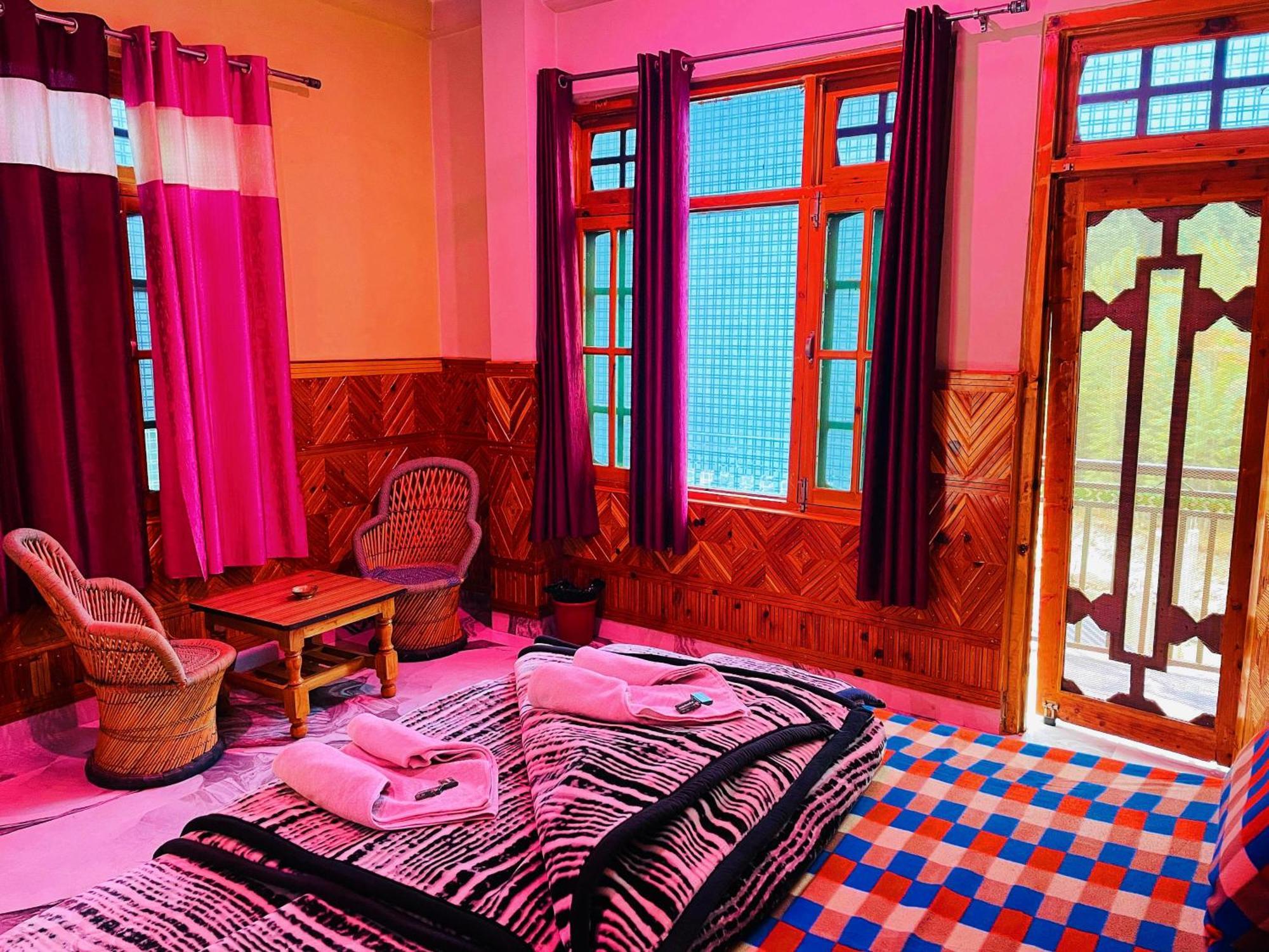 Chalo Chhalal Hotel & Cafe Kasol Exterior photo